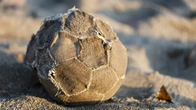 VIEJA PELOTA DE FUTBOL