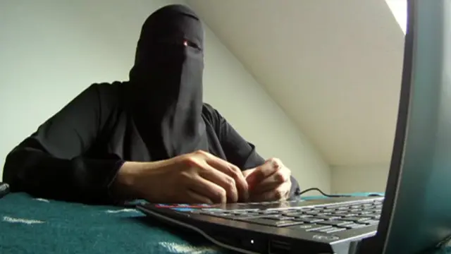 বেশিরভাগ নারীকেই সংগ্রহ করা হয়েছে ইন্টারনেটে মাধ্যমে