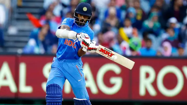 شکھر دھون 13 رنز ہی بنا سکے