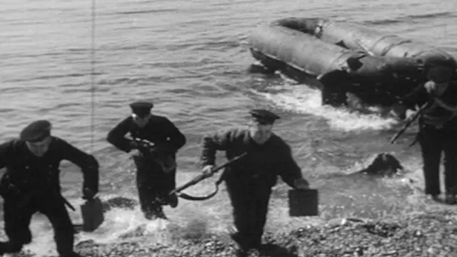 Кадр из фильма "Бойцы"