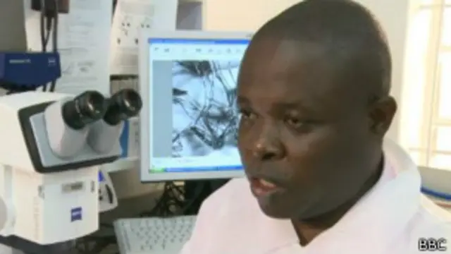 John Kayuma, uno de los jefes de laboratorio del Instituto de Investigación de Virus, reconoce que puede haber más casos de infectados en el país.