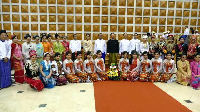 ပထမအကြိမ်လွှတ်တော်ကို ကြံခိုင်ရေးပါတီက အများစုဖြစ်ခဲ့ပေမဲ့ ဒုတိယအကြိမ်လွှတ်တော်အစည်း အဝေးတွေမှာတော့ NLD ပါတီက အမတ် နေရာ အများစု