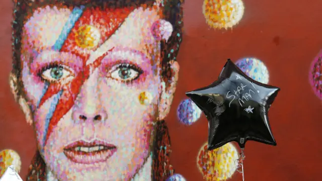 鲍伊也属于在生育高峰期出生的一代。