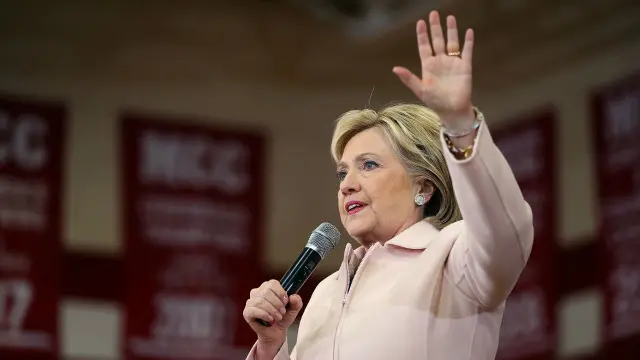 Bà Hillary Clinton