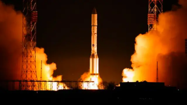 Старт ракеты-носителя "Протон-М"