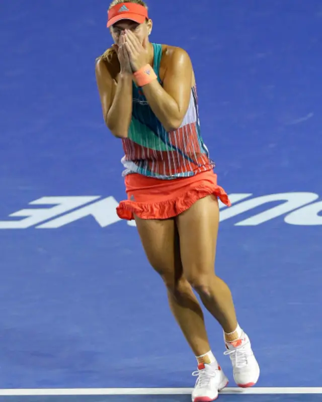 سنہ 1999 کے فرینچ اوپن کی مشہور فاتح سیٹی گراف کے بعد اٹھائیس سالہ آنیلیک كربر پہلی جرمن کھلاڑی ہیں جنھوں نے کوئی گرینڈ سلیم جیاتا ہے۔