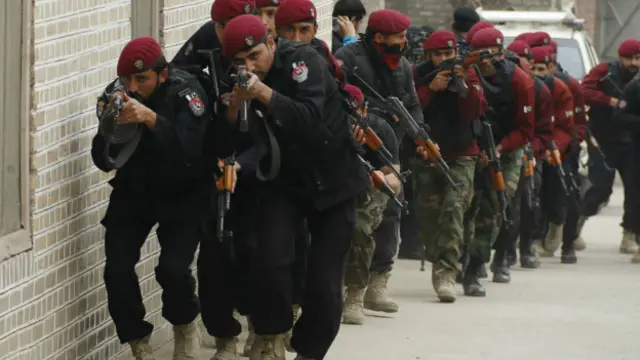 مذکورہ تعلیم اداروں سے کہا گیا ہے کہ سکولوں کی چار دیواری اونچی کی جائے سیکیورٹی گارڈز تعینات کیے جائیں