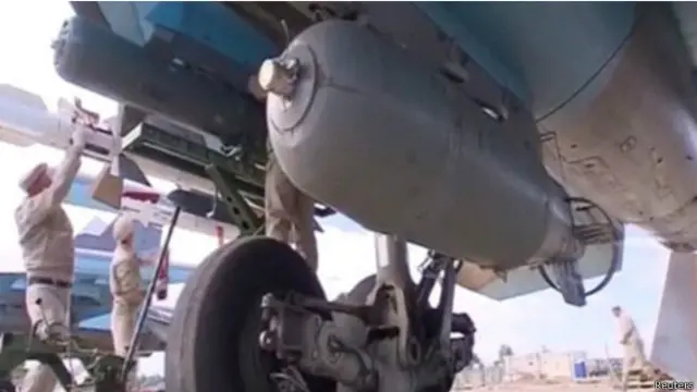 روسیې د سوریې په الحمیمیم اډه کې سوخوی ۳۴ ډوله الوتکې ځای پرځای کړې دي