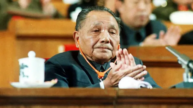 邓小平在人民大会堂（1987年）