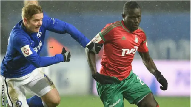 Oumar Niasse (kanan) direkrut Everton dari klub Rusia, Lokomotiv Moskow.