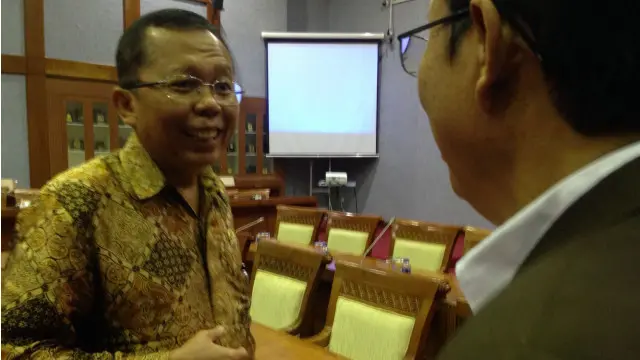 Asrul Sani, anggota DPR dari fraksi PPP, mengklaim bahwa izin penyadapan tidak akan memperlambat kerja KPK.