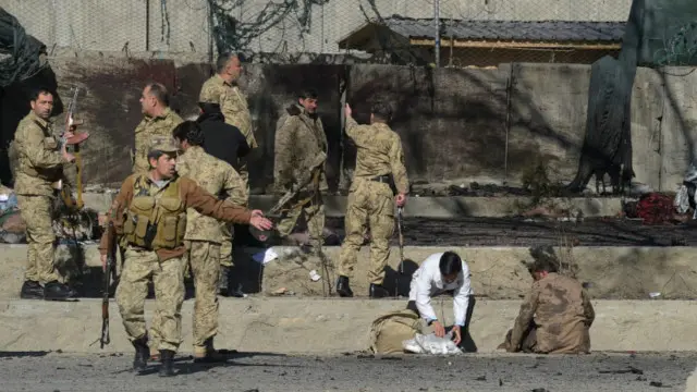 بعض لوگوں کا خیال ہے کہ یہ حملے طالبان کی جانب سے مذاکرات کے دوران اپنا پلہ بھاری رکھنے کے لیے کیے جا رہے ہیں