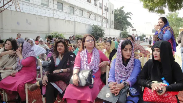 پی آئی اے کی جوائنٹ ایکشن کمیٹی کی جانب سے ہڑتال کی کال پر پی آئی اے کے ملازمین نے فضائی آپریشنز بند کرنے کا اعلان کیا تھا