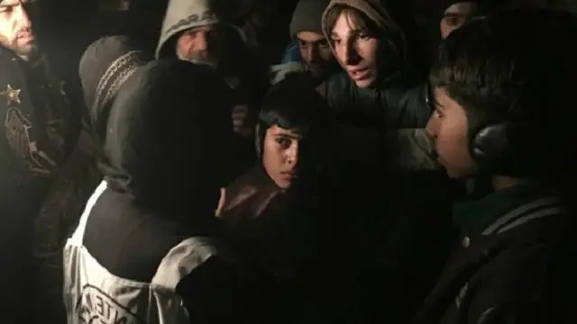 ماريان جاسر (يمين) تعاين بنفسها معاناة أهالي مضايا