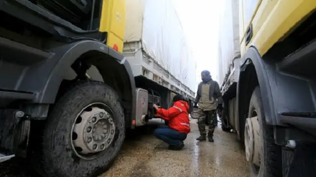 المساعدات وصلت أيضا إلى مدينتين تحاصرهما جماعات المعارضة وهما الفوعة وكفريا