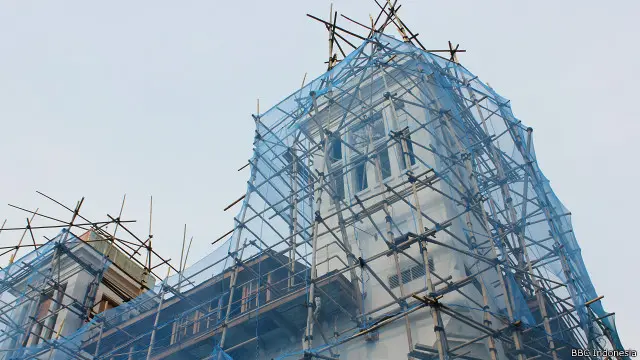 JOTRC saat ini juga sedang merenovasi gedung 'menara kembar' di kawasan kota tua Jakarta.
