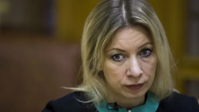 د روسیې د بهرنیو چارو وزارت ویاندې ماریا زاخارووا وویل: "که له نصرت جبهې مو د امریکا د ملاتړ په اړه شک درلود، اوس د سوریې پر پوځ د امریکا هوايي برید د نړۍ ټولو خلکو ته وښوده چې د امریکا دولت له داعش دفاع کوي. "