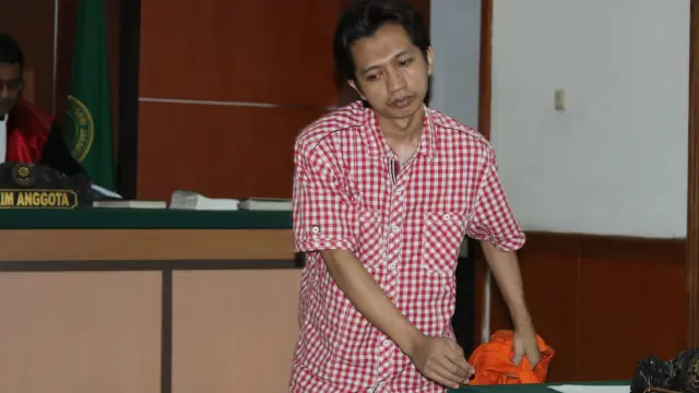 Ahmad pergi ke Suriah untuk bergabung dengan ISIS.