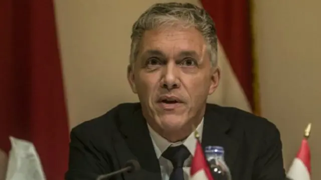 المدعي السويسري العام لوبر قال إن هناك مشرات جدية إلى اختلاس أموال من شركات الدولة