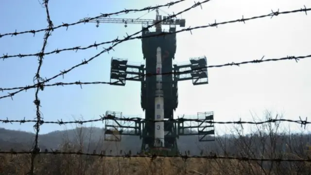 Korea Utara terakhir kali meluncurkan roket pada Desember 2012 dari stasiun peluncuran Sohae.
