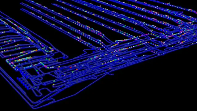 Los humanos brillan por su ausencia en gran parte de la operación.