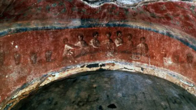 一幅壁畫也許描繪了參加聖餐儀式的女性——然而,畫中人物也可能只是參加一次葬禮宴會。(Getty)