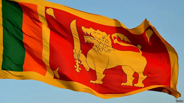 ''ඩීඑස් සේනානායක මැතිතුමා මේ රට නිදහස ලැබූ පසු බණ්ඩාරනායක මැතිතුමාගේ ප්‍රධානත්වයෙන් කොමිටියක් දැම්මා. ශ්‍රීමත් ජෝන් කොතලාවල මැතිතුමා, ජීජී පොන්නම්බලම් මැතිතුමා එක්ක සිංහල, දෙමළ, මුස්ලිම් ඔක්කොම කිව්වා මේකයි අපේ කොඩිය කියලා.''