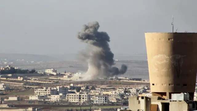 Oposisi marah mengetahui bahwa serangan pemerintah yang didukung pesawat Rusia terus berlanjut saat perundingan.