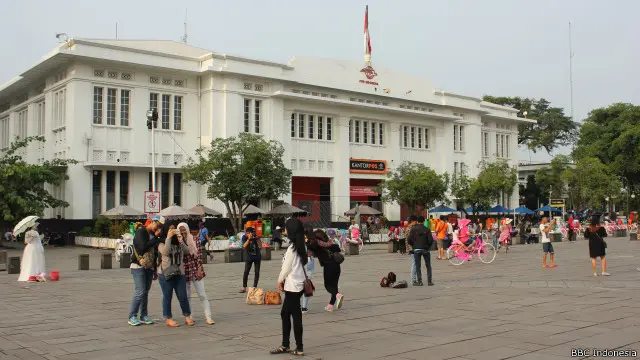 Kantor pos di depan Museum Fatahillah di kawasan kota tua Jakarta juga telah rampung direvitalisasi.