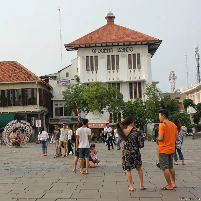 Gedung Jasindo, yang dulu nyaris ambruk, kini tampil mentereng setelah direnovasi.