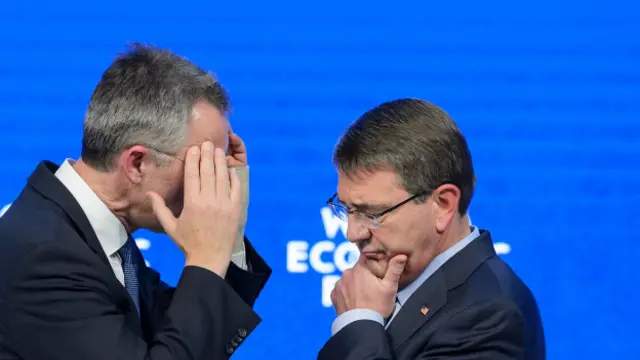 Столтенберг и Эштон Картер