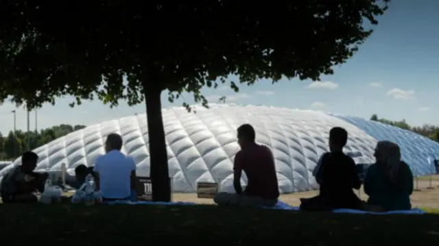 Para migran yang datang ke Jerman tahun lalu mendapat tempat penampungan.