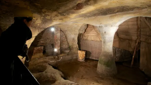 洞穴之城的历史可追溯到公元4世纪(图片来源:Visit England)