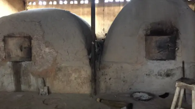 Hatta wajen gasa burodi na gargajiya ma a rufe yake