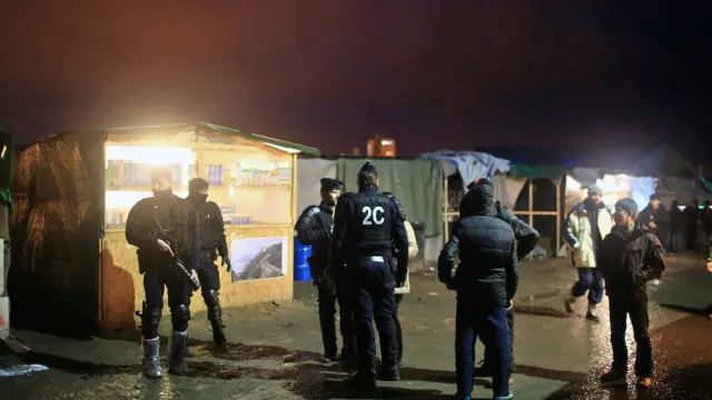 Sekitar 1000 pengungsi bisa terdampak akibat pengusiran ini, namun relawan menyatakan jumlahnya bisa dua kali lipat.