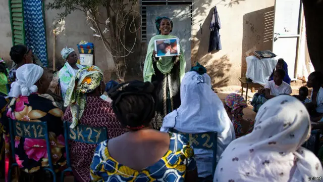 Kampanye menolak praktik sunat perempuan di Mali, 2012.
