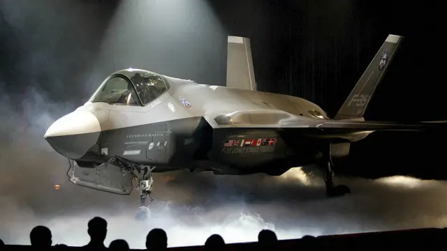 Para peretas mengincar informasi pesawat-pesawat militer, seperti F-35.