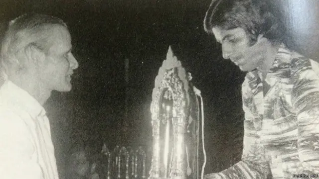 प्रदीप के साथ अमिताभ