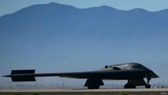 अमरीकी 'स्टील्थ बॉम्बर' बी-2