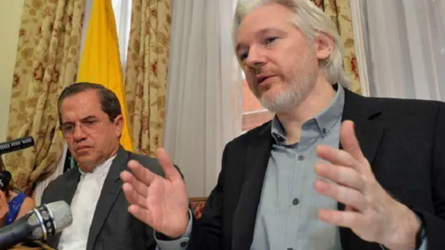 آخر تصريح علني لأسانج كان خلال مؤتمر صحفي وزير خارجية الإكوادور ريكاردو باتينو
