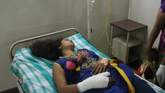 چوبیس افراد کو ہسپتال میں داخل کر دیا گیا ہے