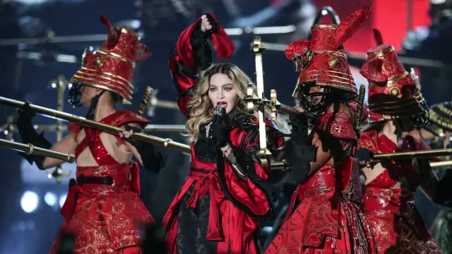 对于麦当娜突如其来的“爱台湾”行为，立刻引发了众多台湾网友叫好。