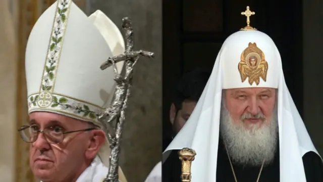 بطریق کیریل (راست) و پاپ فرانسیس