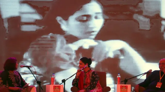  ملکہ پکھراج کی آج سے لگ بھگ ساٹھ سال پہلے کی گئی بی بی سی کی ایک ریکارڈنگ بھی دکھائی گئی