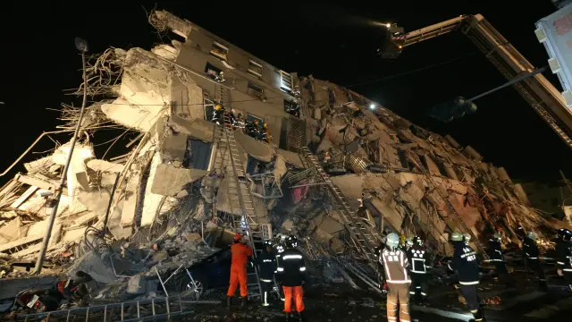 تائیوان کے سرکاری خبررساں ادارے کا کہنا ہے کہ ایک رہائشی عمارت میں کم از کم 23 افراد زخمی ہوئے ہیں