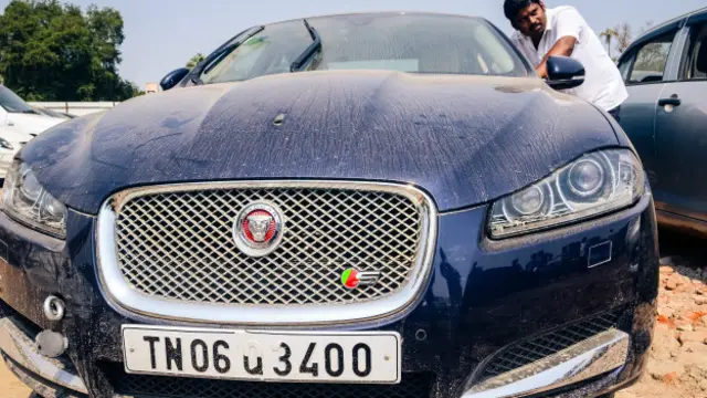 Kumar compró este Jaguar de 2015 dañado por las inundaciones en 25 mil dólares.