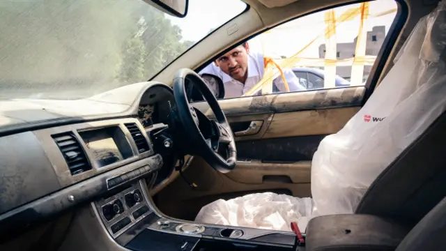 El interior de uno de los autos subastados.