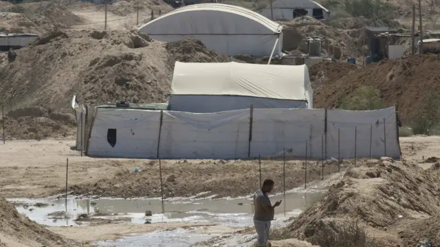  الجيش المصري أعلن قبل عامين إنشاء منطقة عازلة بين قطاع غزة وشمال سيناء لأسباب قال إنها أمنية.