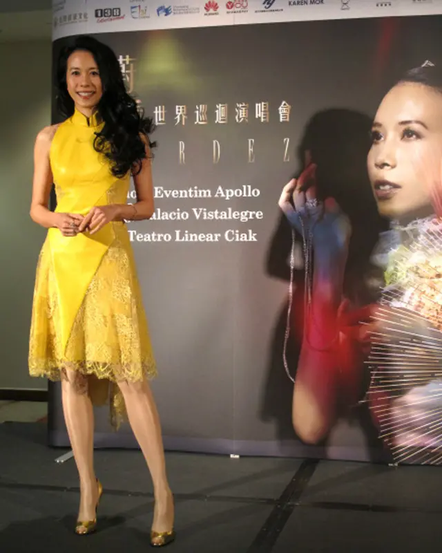 莫文蔚在欧洲巡演发布会上