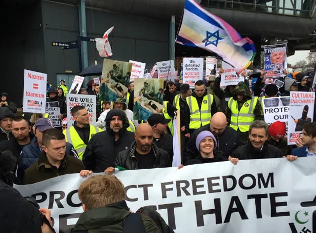 Начало шествия Пегиды